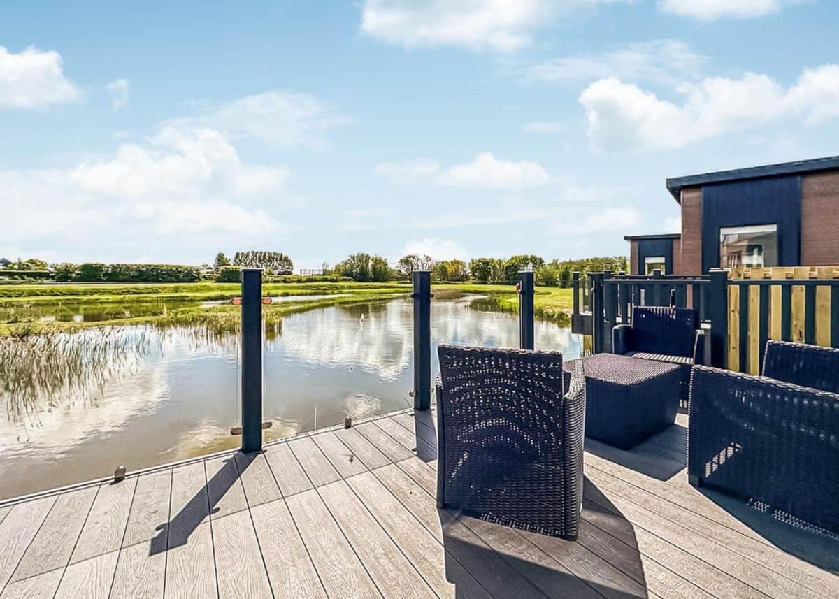 Waterside Hambleton Lakeside Lodges Poulton-le-Fylde Exterior foto